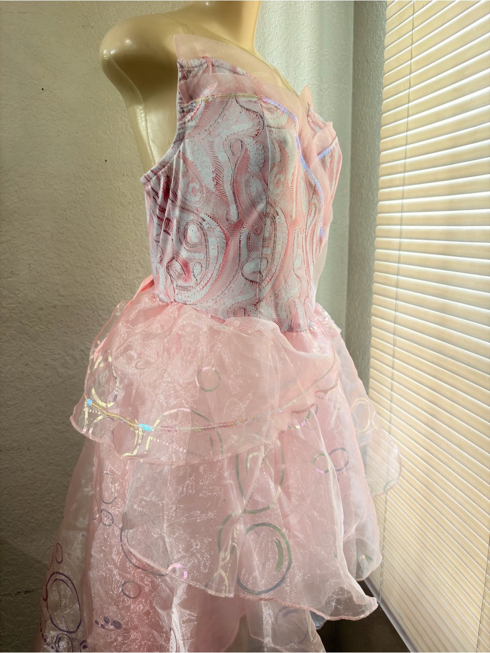 Spirit Halloween Wicked Adult Glinda Costume, Officially licensed, Glinda size M - Picture 10 of 14